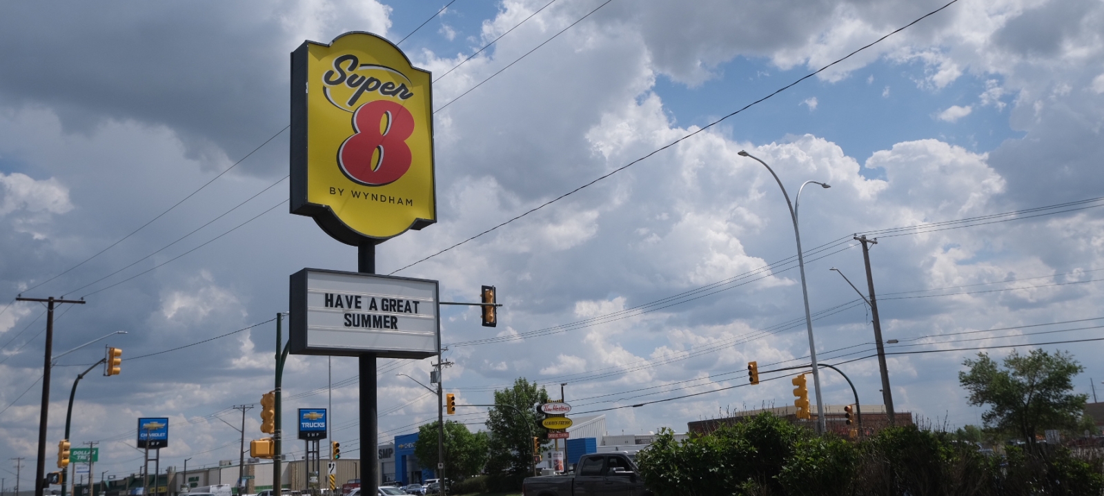 Game Room Extravaganza: Book at Super 8 East for Fun-Filled Stays