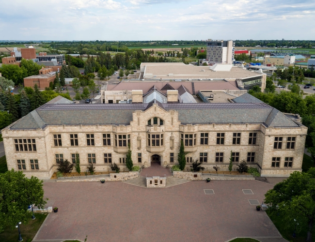 Aerial shot of the exterior of the main campus building at the University of Saskatchewan