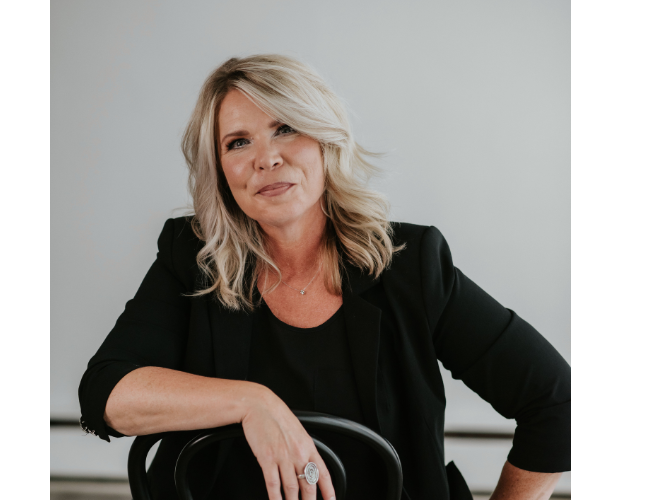 Barb – Stuhl Smith