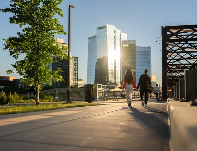 Walking on Victoria Bridge