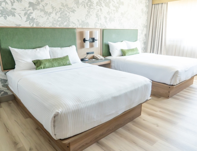 Park Town Hotel - 2 Queen River View