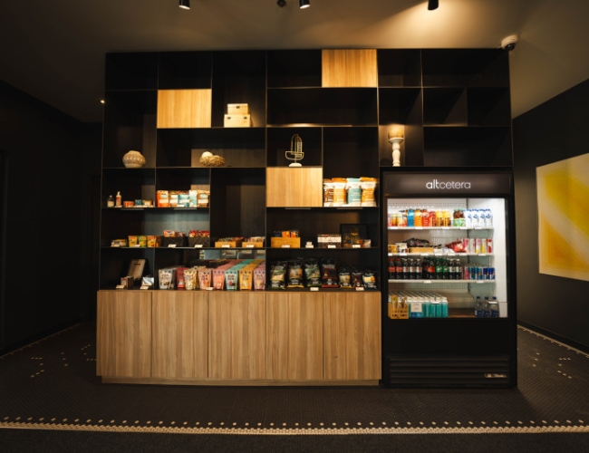 Alt Hotel Saskatoon - Alt Hotel Lobby - Grab N Go