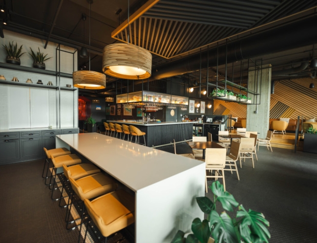 Alt Hotel Saskatoon - Alt Hotel - Bokeh On The Plaza Bar