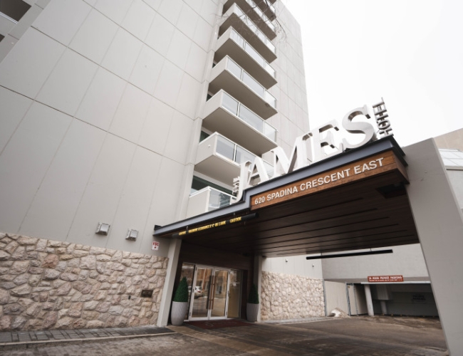 The James Hotel - The James Entrance