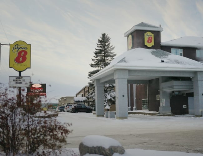 Super 8 East – Saskatoon By Wyndham - Super 8 Exterior