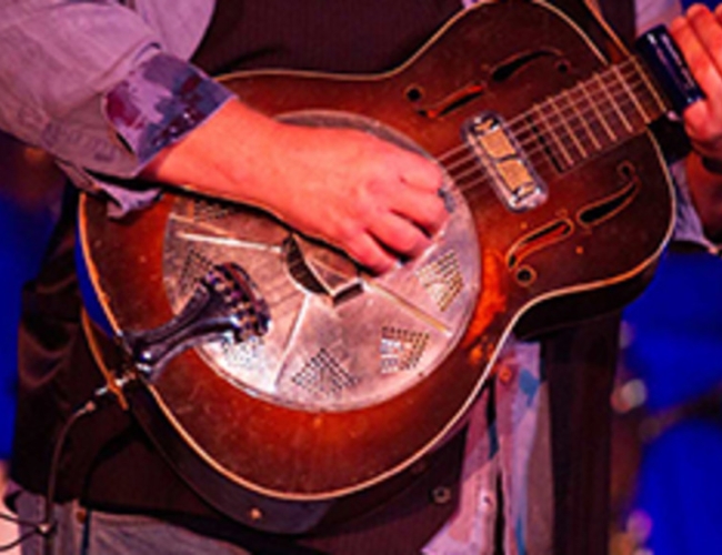 Saskatoon Blues Festival – Blues Fest Guitar