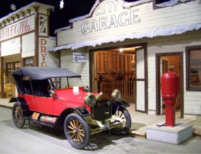 Western Development Museum - Older Car