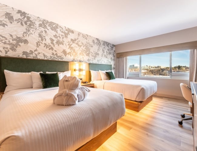 Park Town Hotel - 2 Queen River View