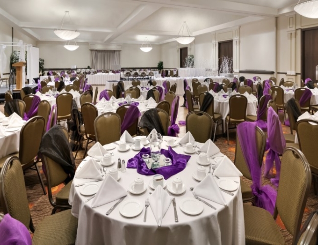Hilton Garden Inn Saskatoon Downtown – Garden Ballroom Wedding