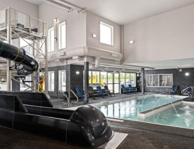 Home Inn & Suites by d3h™ - Saskatoon South - Pool