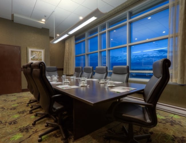 Holiday Inn Saskatoon Downtown – SKigh Boardroom