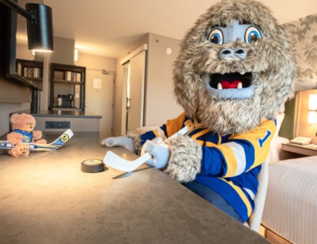 Park Town Hotel - Saskatoon Blades Family Package