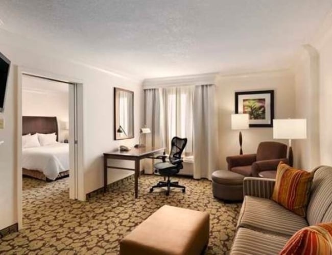 Hilton Garden Inn Saskatoon Downtown – Suite Room