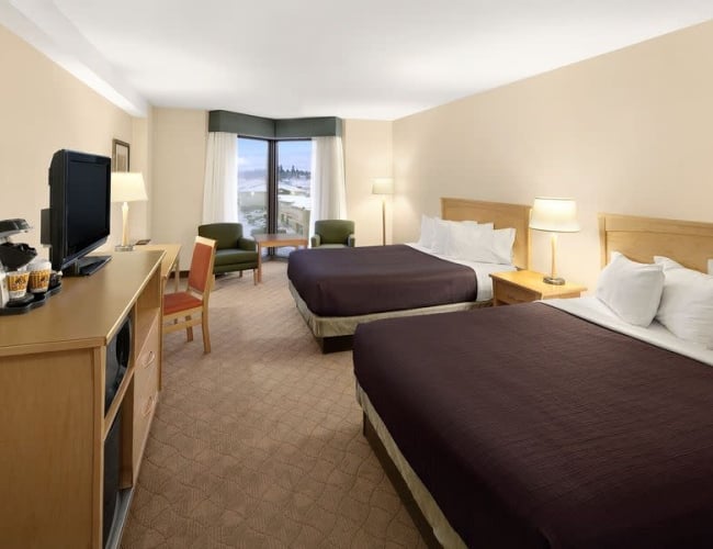 Travelodge Hotel by Wyndham Saskatoon – Standard Room