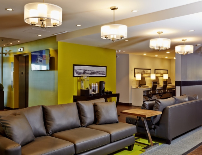 Best Western Plus East Side – Lobby - 1