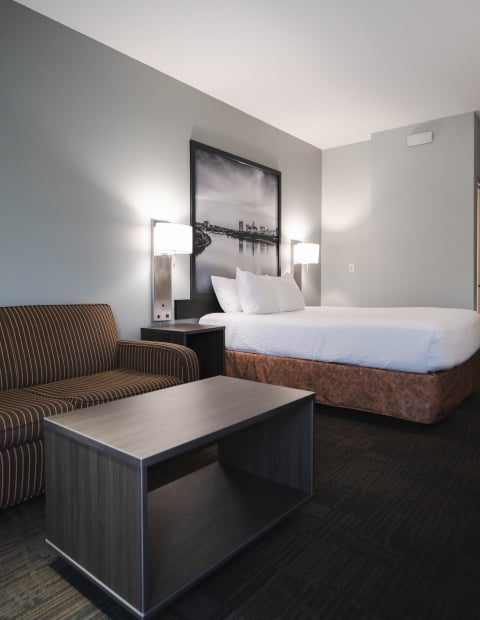 Super 8 King Suite