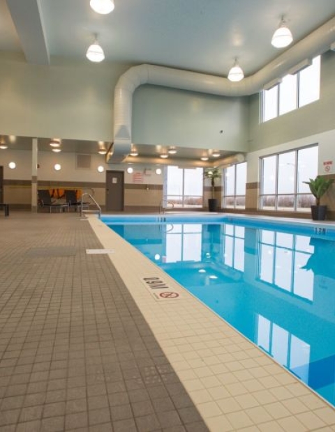 Best Western Plus Airport Inn & Suites – Pool Area